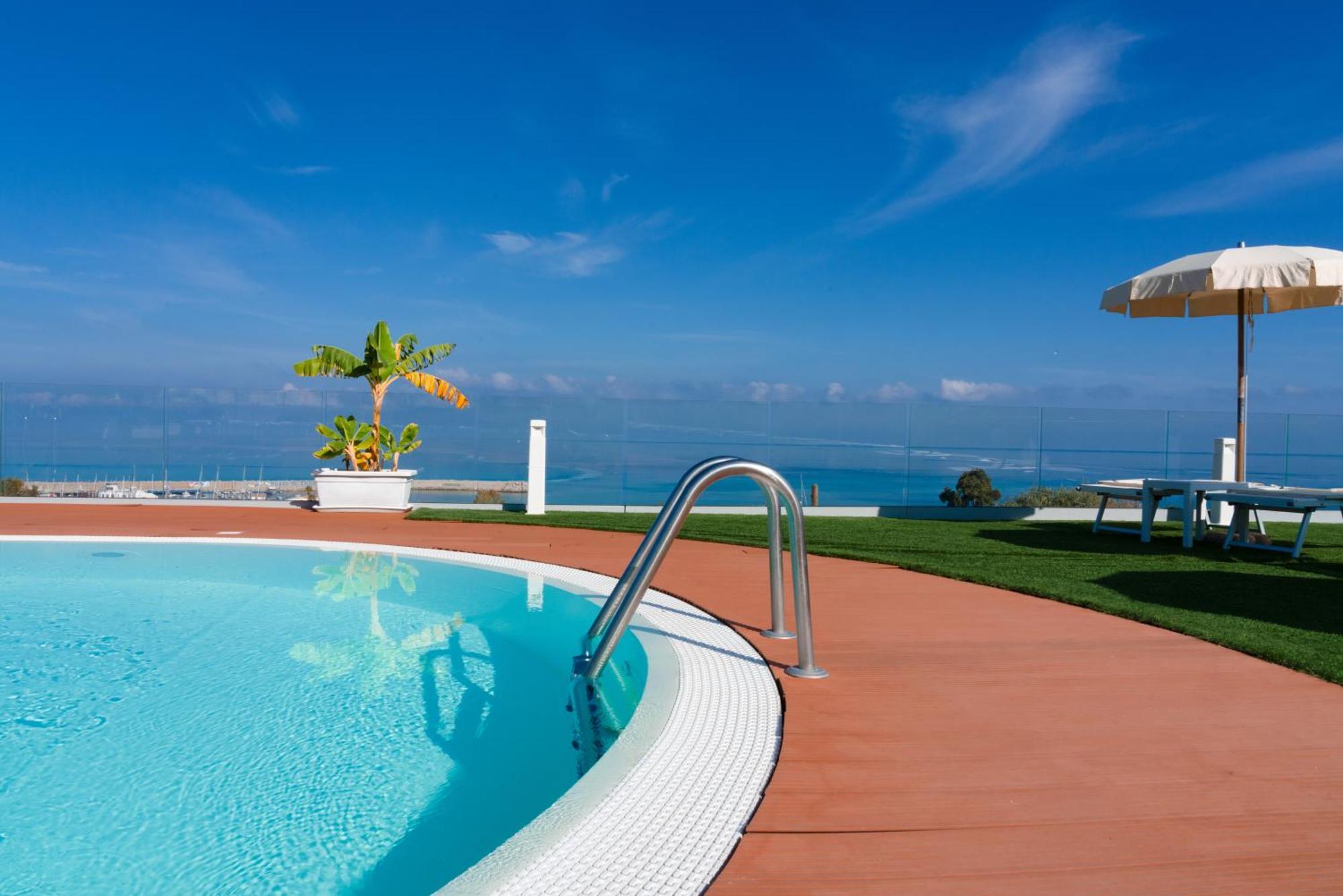 Residence New Paradise トロペーア エクステリア 写真
